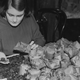 Counting farthings in London, 1939